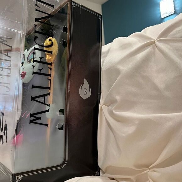 Disney Exclusive Villains Collection Maleficent 13” Sleeping Beauty Collectible - Picture 6 of 7